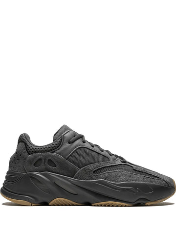 Boost 700 Utility Black Sneakers