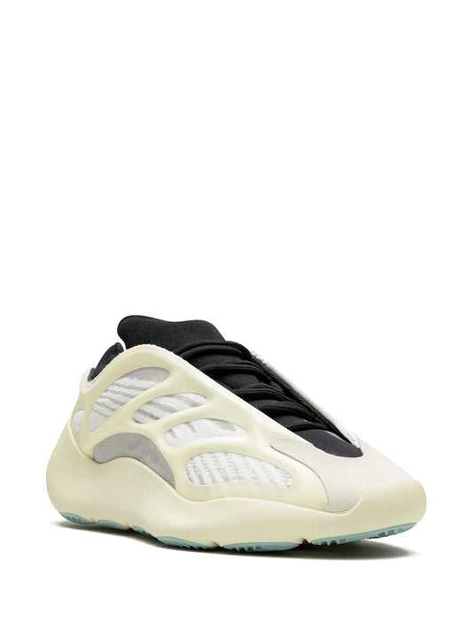 700 V3 Azael Sneakers
