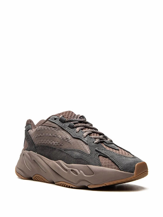 Boost 700 V2 Mauve Sneakers