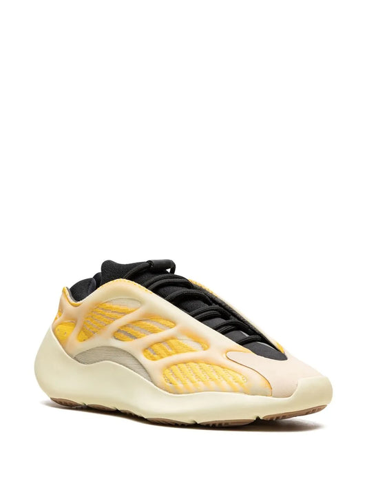 700 V3 Mono Safflower Sneakers