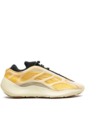 700 V3 Mono Safflower Sneakers
