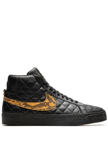 X Sb Blazer Black Sneakers