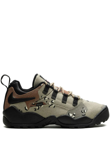 X Sb Darwin Low Khaki Sneakers