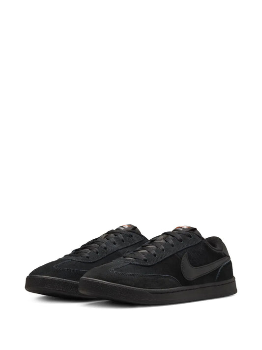 Sb Fc Classic Black Sneakers